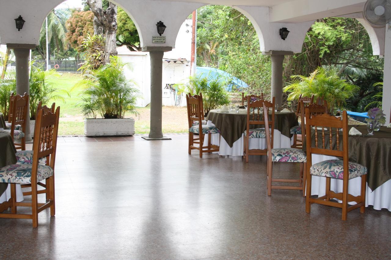 Club Campestre De Neiva Hotel Neiva  Buitenkant foto